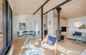 3 Bedroom Cozy Home In Martofte