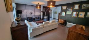 Villa Tré les Pins, 7 chambres, à 100m du LAC DE LACANAU