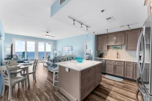 Laketown Wharf #1801