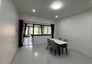 Near Bts Bangchan and Safari Townhouse one bedroom can cooking