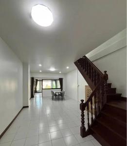 Near Bts Bangchan and Safari Townhouse one bedroom can cooking