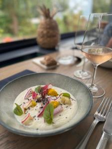 Hotels Le Clos Du Pontic Logis et Cit'Hotel : photos des chambres