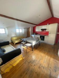 Appartements joli T3 au coeur de lourdes : photos des chambres