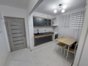 Flo apartament central - Cârcea
