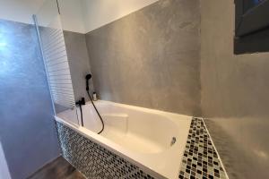 Maisons de vacances Le Mas de L-Arceau - Mas avec piscine en Sud Ardeche : photos des chambres