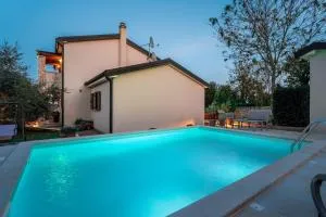 Charmante Villa Crystal Mit Pool, Bis 5 Personen - Perkovići