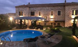 Ferienhaus In Gesturi Mit Whirlpool