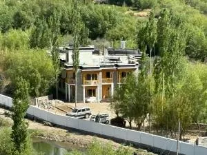 Paradise Shey 水森シェ - Ranbirpura