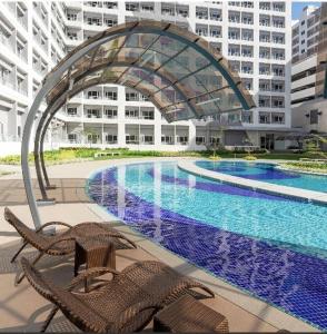 Luxury for Less next to BGC and Makati CBD