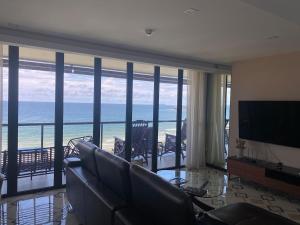 Panorama Seaview Suite Escape Front