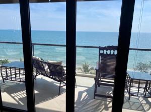 Panorama Seaview Suite Escape Front