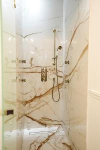 B&B / Chambres d'hotes Le Chateau d Hardricourt : photos des chambres
