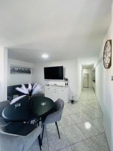 La Estrella, Los Cristianos