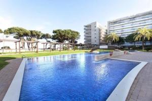 Charming Apartment in Blanes - Sea View and Pool