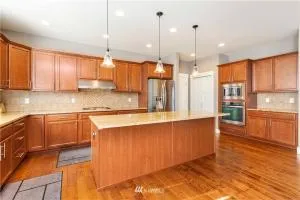 Pickering Homestay - 10 Minutes from Toronto City - Pickering