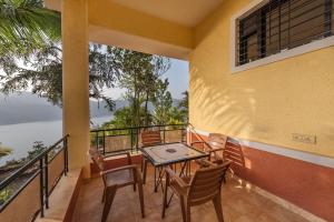 CosmicStays Countryside Panorama-Lakeview Bungalow