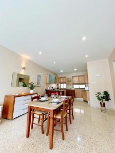 Vittoriosa Seafront Highly Furnished Apartment FL 4