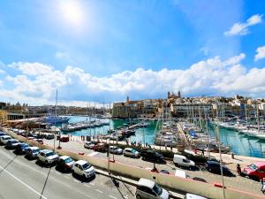 Vittoriosa Seafront Highly Furnished Apartment FL 4