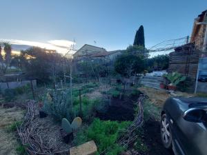 Chambre dans grande maison paisible