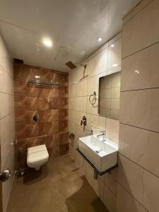 Palm Breeze Hotel - Colaba