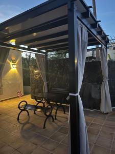 Luxury Canarian villa with large pool and guesthouse