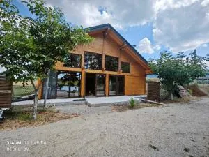 Уютни Стилни и Луксозни Вилички - 皮罗特