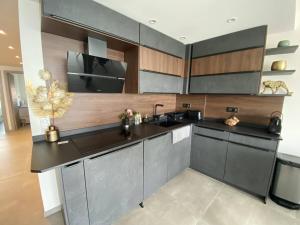 Cannes centre-ville - Face mer 3 pièces avec terrasse