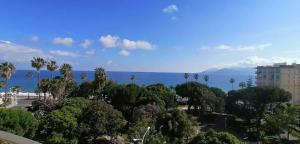 Cannes centre-ville - Face mer 3 pièces avec terrasse