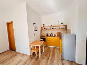 TheOffice - stylish studio apt in perfect location