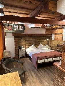 Classic Double Room room in Romantik Hotel U Raka