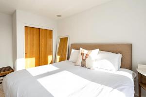 Elegant Three Bed Apartment in Earls Court