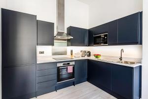 Elegant Three Bed Apartment in Earls Court