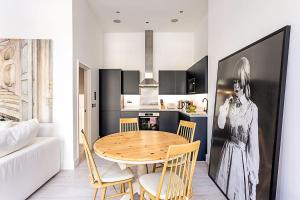 Elegant Three Bed Apartment in Earls Court