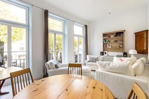 Elegant Three Bed Apartment in Earls Court