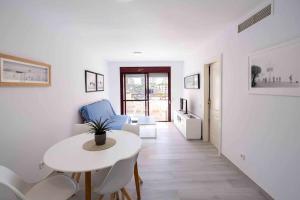 1 dormitorio con piscina y bonitas vistas al mar en playa la Fossa