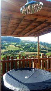 Lodges Cabanes Milvus du Puy Mary : Appartement avec Vue sur la Montagne