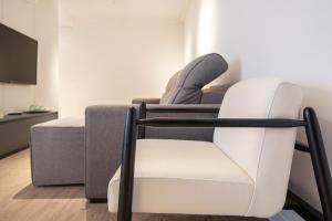 Apto Bal Picarras 150M PRAIA com PISICNA, sacada com CHURRASQUEIRA privativa, AR CONDICIONADO Wi Fi, PORTARIA 24h, PLAYGROUND INFANTIL, QUADRA DE ESPORTES vaga privativa de GARAGEM