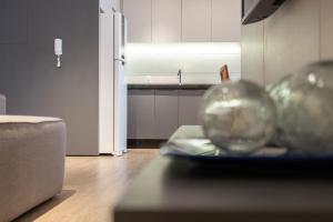 Apto Bal Picarras 150M PRAIA com PISICNA, sacada com CHURRASQUEIRA privativa, AR CONDICIONADO Wi Fi, PORTARIA 24h, PLAYGROUND INFANTIL, QUADRA DE ESPORTES vaga privativa de GARAGEM