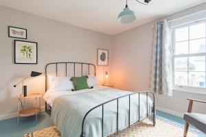 Seafarer by Keepers Cottages