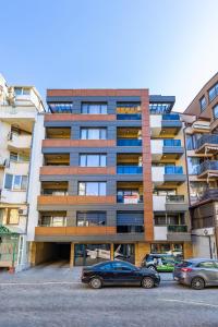 Two-Bedroom Apartments with Free Private Parking and 6min to Center