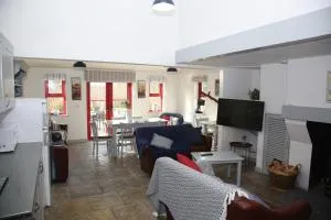 安克里根自助式小屋酒店 - 波默罗伊