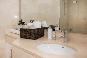 Al-114 Estepona - Apartment - Alcazaba Lagoon 2 Bed