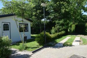 Kleines Haus Mit Garten, Direkt Hinter Dem Deich