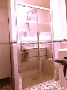 une chambre pas loin de paris et airport CDG