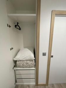 Appartements Studio 1-2 pers - Aeroport CDG , Paris, Parc Expo Villepinte - A L'Ombre du Pin 