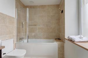 La Clouterie - Face au ruisseau piscine privée