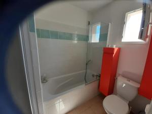 Appartements Sous Le Soleil Des Alpilles : photos des chambres