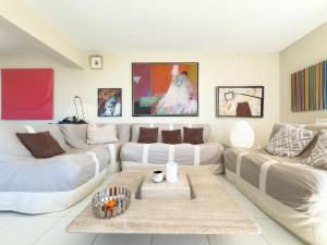 The Artist by Winsome Destination