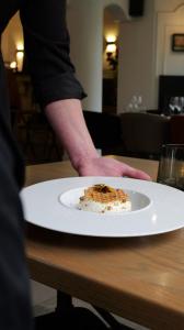 Hotels Le Clos Du Pontic Logis et Cit'Hotel : photos des chambres