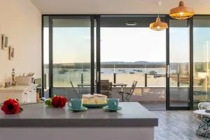 Sunset Bay apartment with pool in Medulin - ميدولين